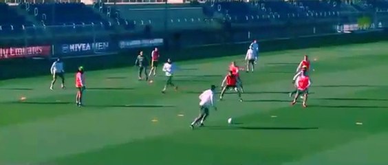 Cristiano Ronaldo with 2 great touches in training 2015