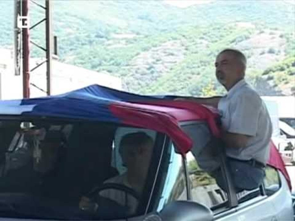 SERBET NE PROTESTE SERBET E VERIUT NE BRNJAK DHE JARINJE KUNDER TARGAVE LAJM