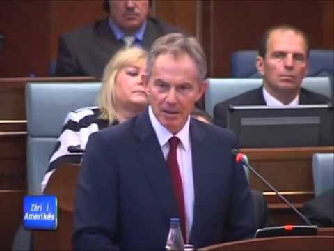 TONY BLAIR NE KOSOVE TAKIM ME STUDENTE DHE FJALIM NE UNIVERSITETIN E PRISHTINES LAJM