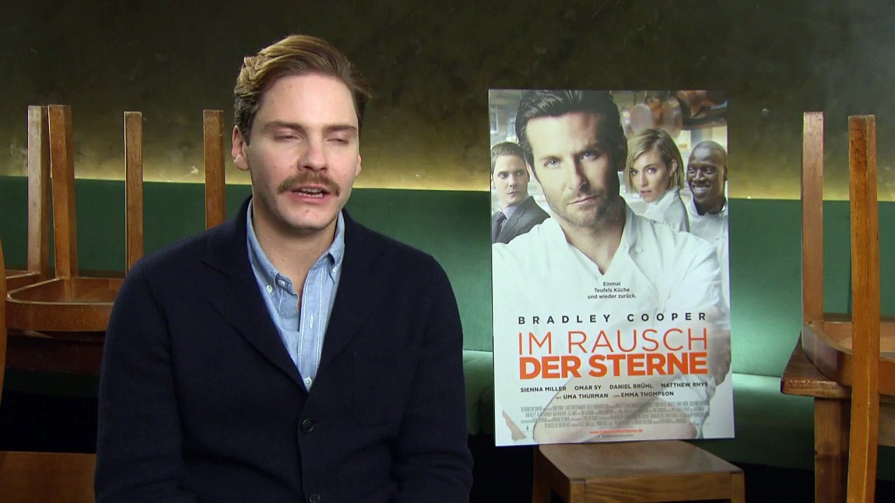 Daniel Brühl kocht sich in den Rausch der Sterne