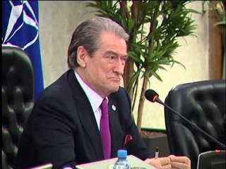 MBLEDHJA E QEVERISE BERISHA NDAN DETYRAT PER MBAREVAJTJEN E SEZONIT TURISTIK LAJM