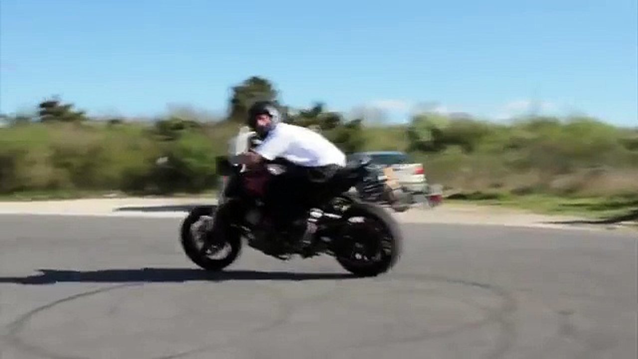 Adam mı Deli motor mu deli -)
