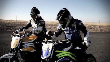INCREDIBLE!!!!!!!!!!!! Police chase bikes, incredible drifting  HD