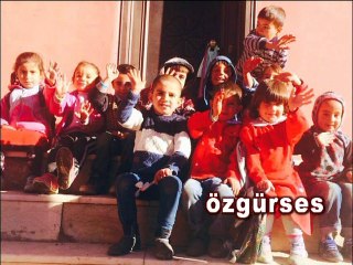 KÜTAHYALI ÖĞRETMEN  AĞRIDA KÜTÜPHANE KURDU   !!!