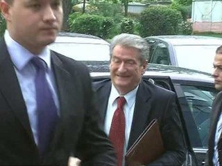 TOPI NE DEBAT VLERESON BERISHEN DHE RAMEN SI PERSONA AUTOKRAT LAJM