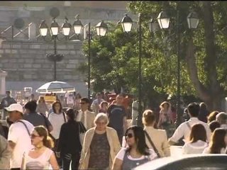 KRIZA GREKE PUNONJESIT E MEDIAS NE GREVE 24 ORESHE PER PAGAT LAJM