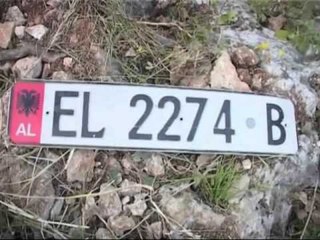 HETIMI I AUTOBUSIT POLICIA ENDE NUK E KA NXJERRE AUTOMJETIN NGA GREMINA LAJM