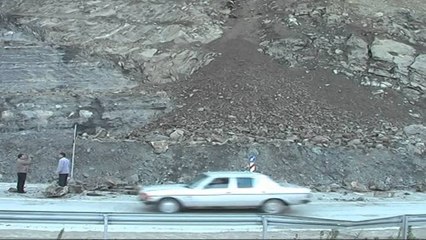 RRESHQITJE GURESH DHE BLLOKIM I RRUGES SE KOMBIT PER SHKAK TE RRESHJEVE LAJM