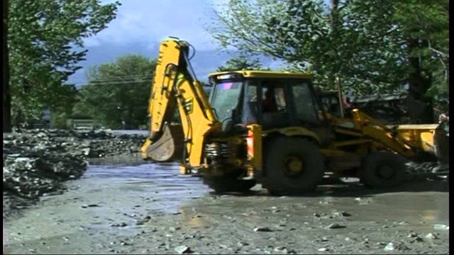 SITUATE E RENDE NGA SHIRAT EDHE NE JUGLINDJE DEMTOHEN SHTEPITE DHE BLLOKOHEN RRUGET LAJM