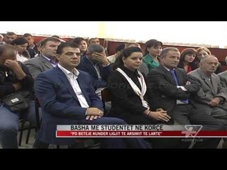 Basha me studentët në Korçë - News, Lajme - Vizion Plus