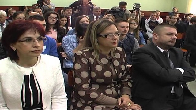 BASHA KRITIKON NGA KORCA LIGJIN E ARSIMIT TE LARTE, “E KALUAN PA KONSULTIME” LAJM