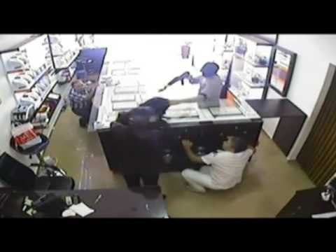 GRABITJA SPEKTAKOLARE PAMJET E GRABITJES SE ARGJENDARISE NE QENDER TE FIERIT LAJM