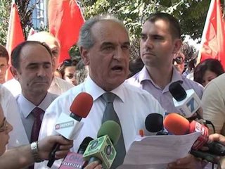 ALEANCA KUQEZI QEVERIA PO PERDOR 100 VJETORIN PER TE MBULUAR DESHTIMET LAJM