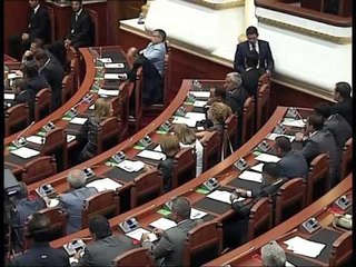 META PER IMUNTITETIN FTON PALET QE ME VOTE TE HEQIN IMUNITETIN NE 6 GUSHT LAJM