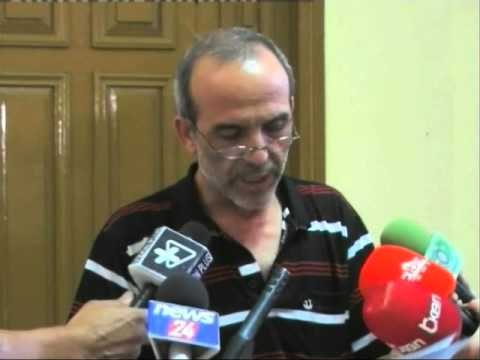 VJEDHJA E PIKTURAVE POLICIA GJEN 1000 PIKTURA NE SHTEPINE E ISH PERGJEGJESIT LAJM