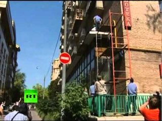 NE PRITJE TE VENDIMIT MBYLLET GJYKIMI I VAJZAVE TE GRUPIT “PUSSY RIOT” NE MOSKE LAJM