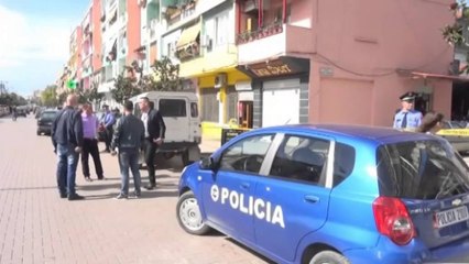 GRABITEN PARATE E PENSIONISTEVE NE ELBASAN, AUTORET KANE QENE TE ARMATOSUR LAJM