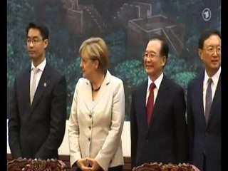 MERKEL NE KINE KEMI VULLNET POLITIK PER TE FORCUAR EUROZONEN LAJM