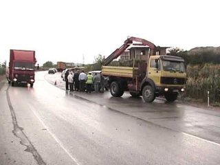 ESKORTA E PRESIDENTIT MAKINA E GARDES DEL NGA RRUGA HUMB JETEN DREJTUESI LAJM