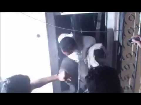 VIDEO SHOKUESE SHFAQEN MOMENTET E FUNDIT TE AMBASADORIT AMERIKAN NE LIBI LAJM