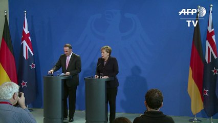 German cabinet approves military aid for IS fight