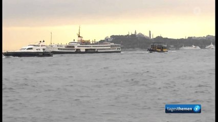 KANCELARJA MERKEL NE TURQI TAKON ERDOGAN DHE DAVUTOGLU PER EMIGRANTET LAJM