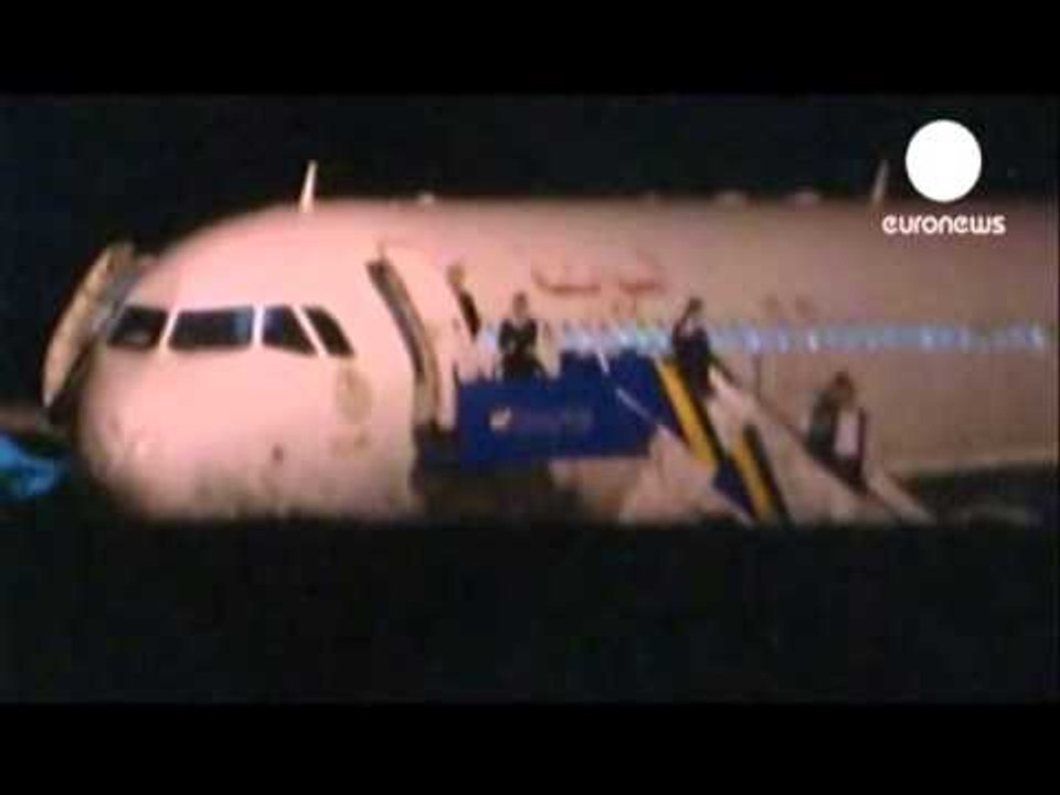 NDALOHET AVIONI SIRIAN TURQIA E UL PER DYSHIMET PER TRAFIK ARMESH NGA RUSIA LAJM