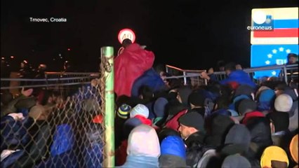 SLLOVENIA NXJERR USHTRINE NE KUFI PER TE PERBALLUAR EMIGRANTET QE RRINE NE SHI LAJM