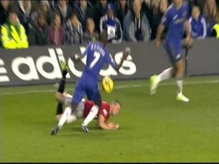 AKUZAT NDAJ ARBITRIT FYEU RENDE JOHN OBI MIKEL DHE FERNANDO TORRESIN LAJM