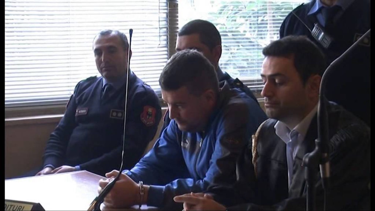 PLAGOSEN DHE GRABITEN KAMBISTIN NE FIER, GJYKATA LE NE BURG PA AFAT DY AUTORET LAJM