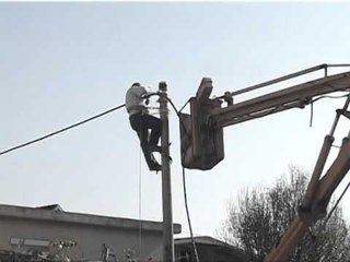 LICENSA E CEZ QEVERIA KERKON AVOKAT TE HUAJ NE GJYQIN E ARBITRAZHIT LAJM