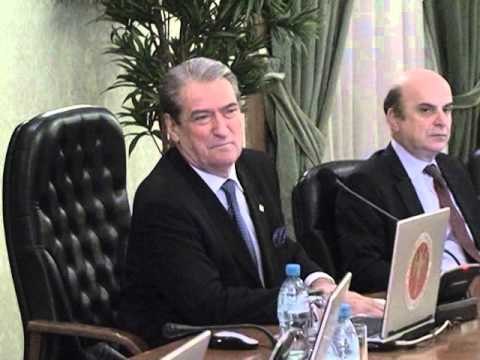 URIME PER OBAMEN POLITIKA SHQIPTARE DERGON MESAZHE PER RIZGJEDHJEN LAJM