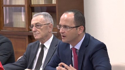 A DO TE SHKOJE USHTAR NE GREQI SHEFI I KABINETIT TE MPJ