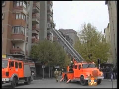 STRUKTURAT PARALELE SERBIA MANIFESTON FORCAT E MBROJTJES CIVILE NE MITROVICE LAJM