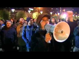 PA KOMENT - Kërcitja e shashkave në oborrin e Kuvendit - Top Channel Albania - News - Lajme