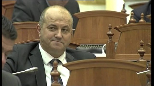 OPOZITA AKUZON SERISH KRYEMINISTRIN PER KORRUPSION ME AMBULANCAT E REJA LAJM