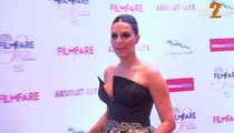 Hot Neha Dhupia shows Her Big Assets In Low Cut Dress at Filmfare Glamour and Style Awards 2015