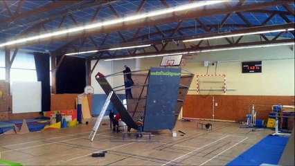 Montage du bloc d'escalade du CD 53