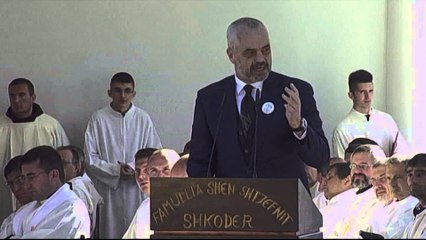 PERKUJTOHET MESHA E PARE KATOLIKE NE SHKODER