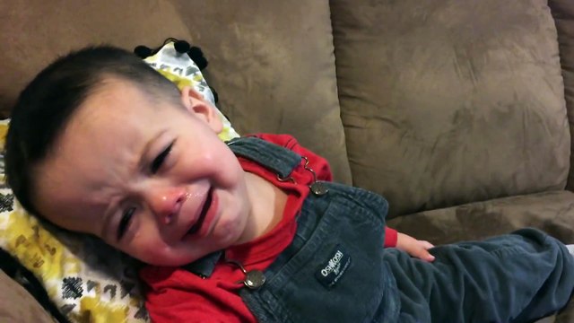 Un bébé s’arrête de pleurer dès qu'il entend Adele chanter... Merci Adele!