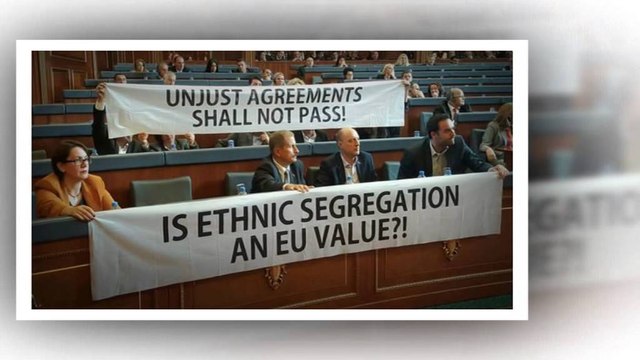 JOHANES HAHN NE KUVENDIN E KOSOVES BEN THIRRJE PER DIALOG NE TE MIRE TE VENDIT LAJM