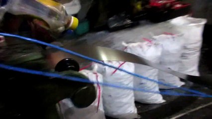 Herrajes para Muebles de Cocina - China: Bisagra de Cazoleta Push Open / Production 2