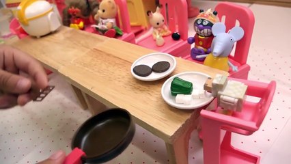 カプセル シルバニアファミリー　森の焼きたてパン屋さん Sylvania Families Capsule Toys: Miniature Bread accessories