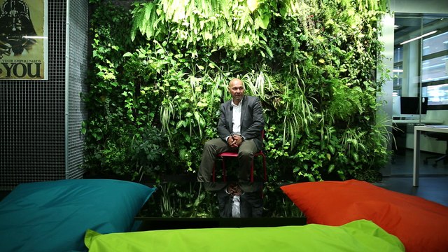 [We Love Entrepreneurs] Jean-Luc Bernard (Netwave): «Les jeunes diplômés travaillent plus que leurs aînés»