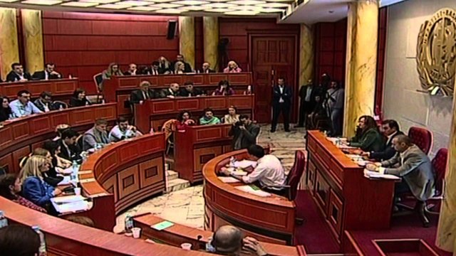 MIRATOHET VENDIMI PER PARKIMET ME PAGESE