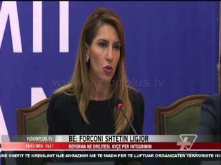 News Edition in Albanian Language - 16 Nëntor  2015 - 15:00 - News, Lajme - Vizion Plus