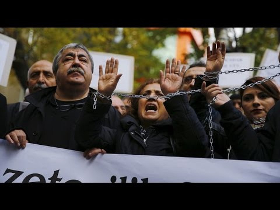 Turkish weapons ‘heading to end in ISIS hands’: RT speaks to Cumhuriyet journalists