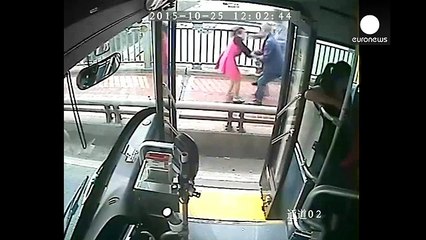 A atitude deste Motorista de autocarro foi de um autentico Herói!!!