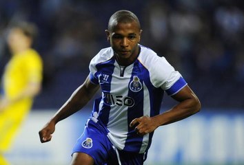 Le but génial de Yacine Brahimi