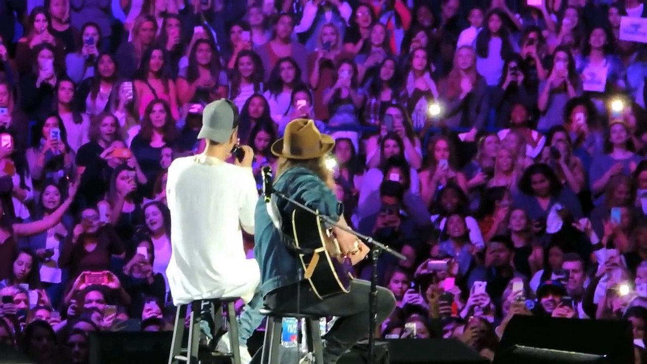 Justin Bieber & Dan Kanter - As Long As You Love Me Acoustic (An Evening With JB Chicago)